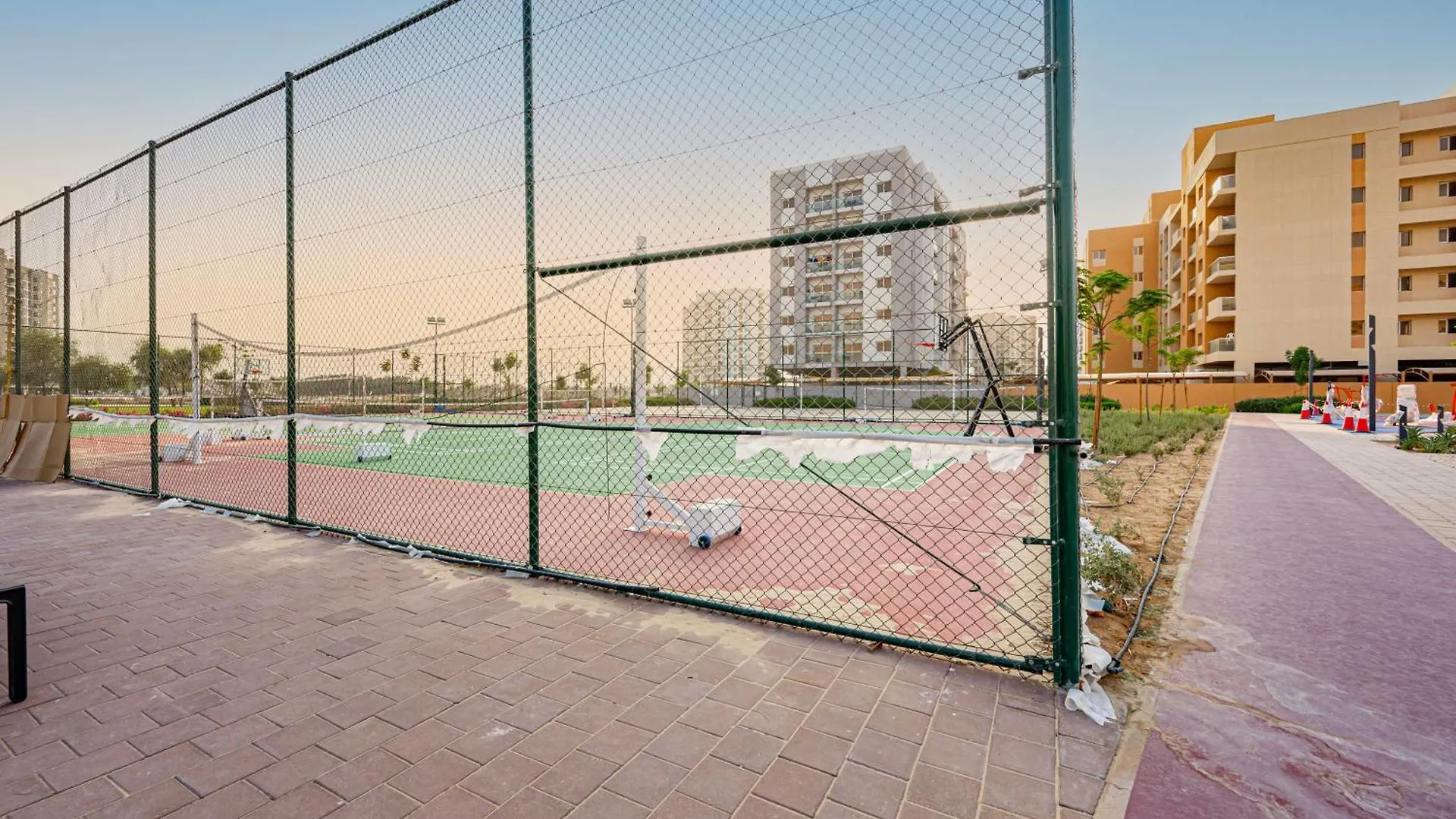 Trendy Studio Getaway In Dubailand'S Best Distric